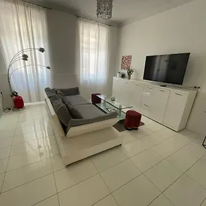 Großzügiges 85m2 City-apartment - 2 Schlafräume, Hundefreundlich, Westbahnhof Nähe T4 Apartment